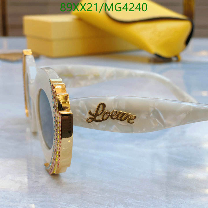 Loewe-Glasses Code: MG4240 $: 89USD