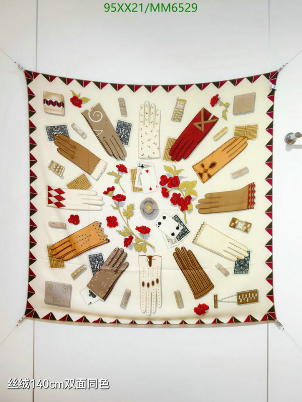 Hermes-Scarf Code: MM6529 $: 95USD
