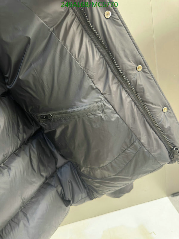 Burberry-Down jacket Women Code: MC6770 $: 249USD