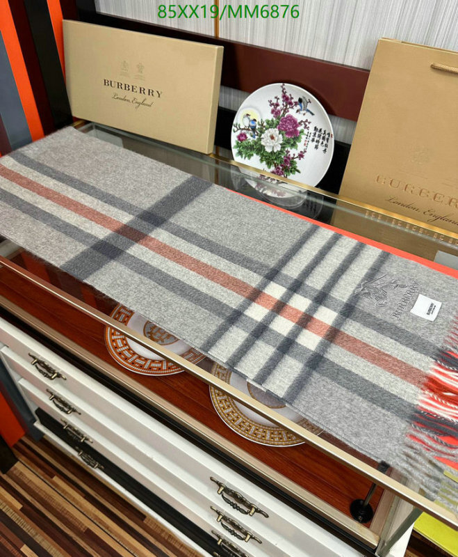 Burberry-Scarf Code: MM6876 $: 85USD