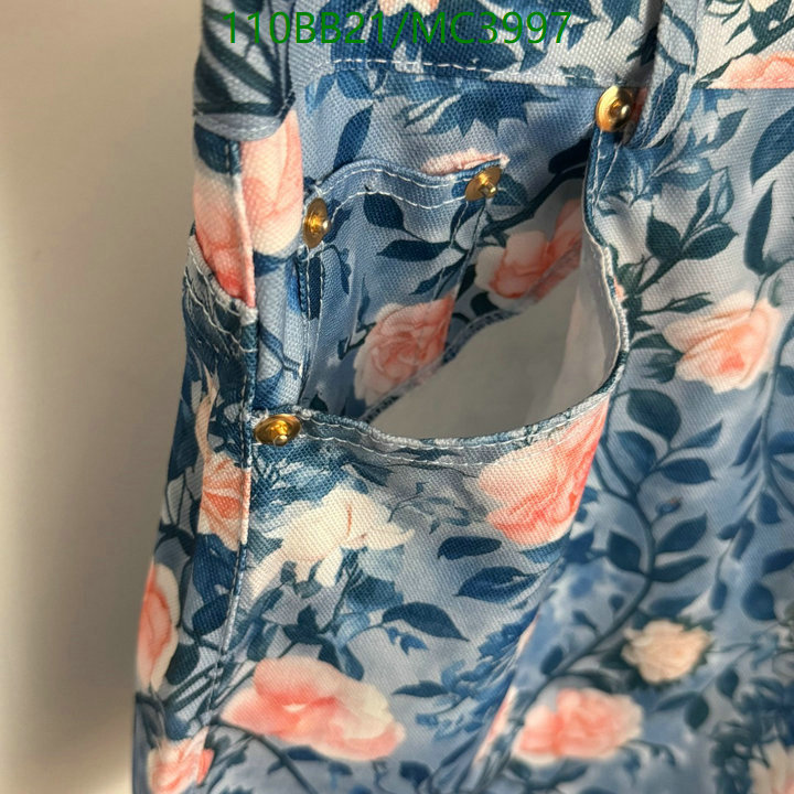 LV-Clothing Code: MC3997 $: 110USD