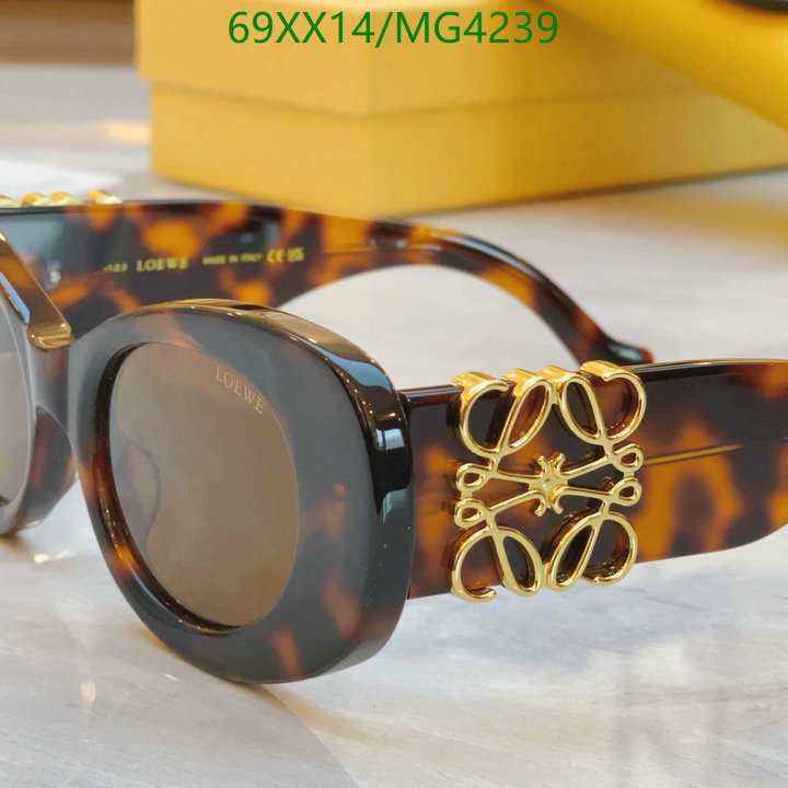 Loewe-Glasses Code: MG4239 $: 69USD
