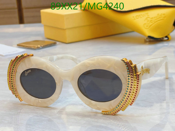 Loewe-Glasses Code: MG4240 $: 89USD