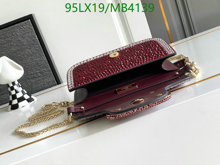 Valentino-Bag-4A Quality Code: MB4139 $: 95USD