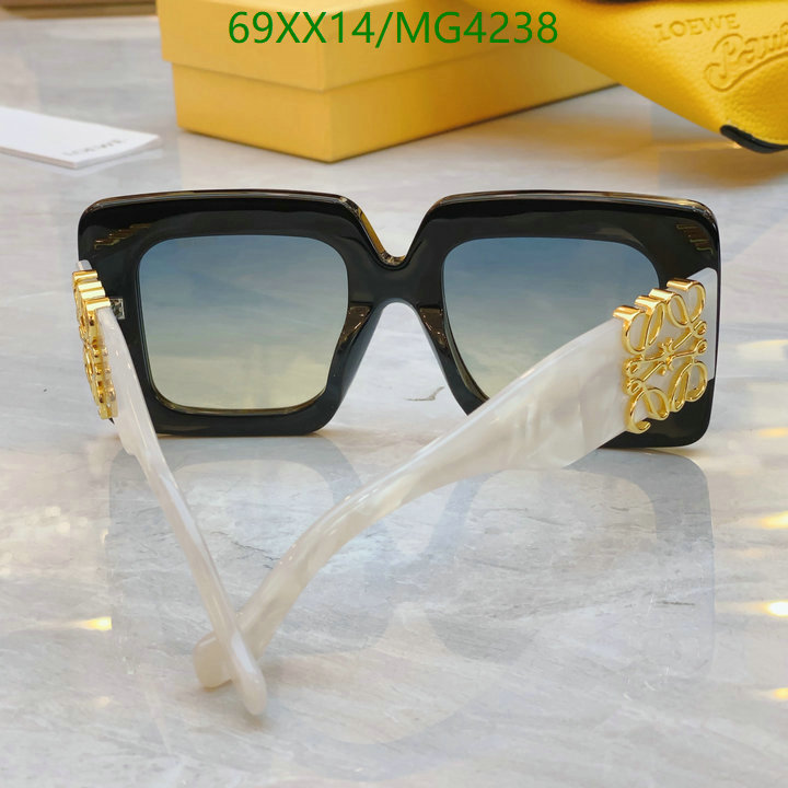 Loewe-Glasses Code: MG4238 $: 69USD