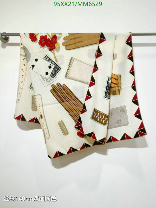 Hermes-Scarf Code: MM6529 $: 95USD