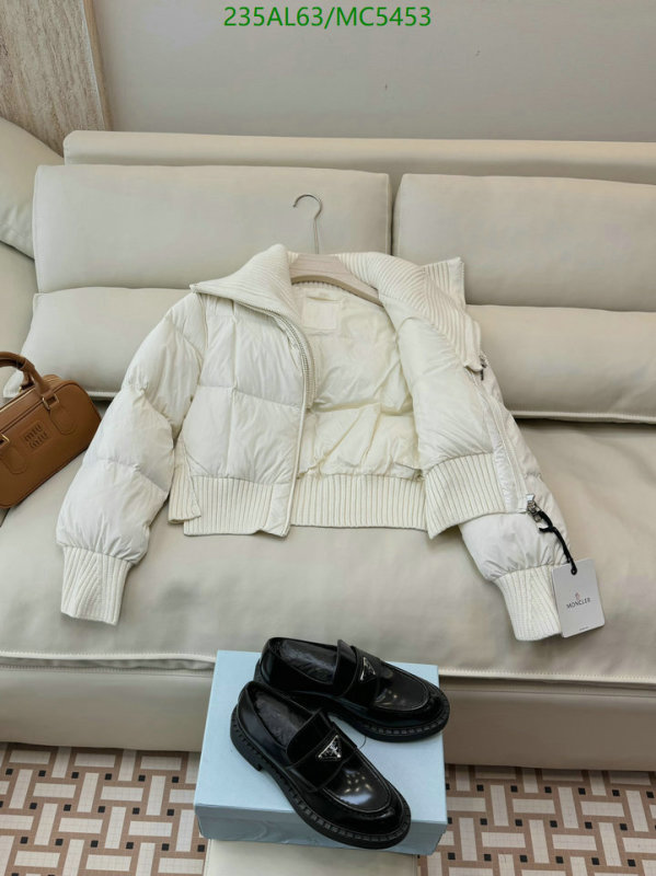 Moncler-Down jacket Women Code: MC5453 $: 235USD