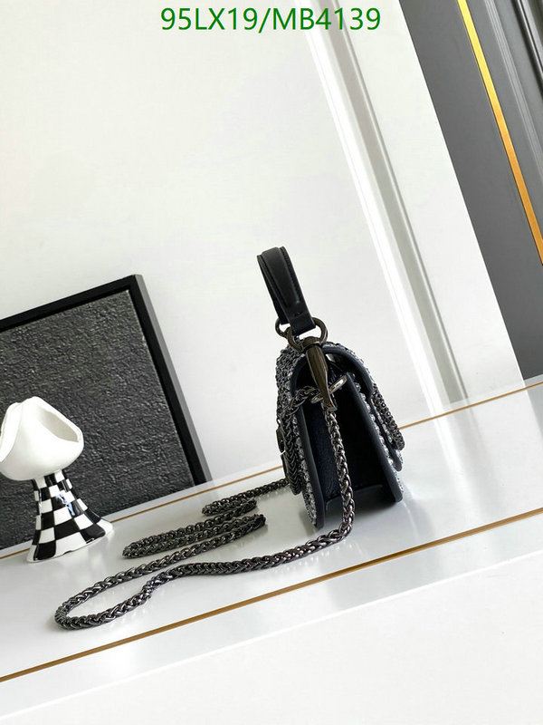 Valentino-Bag-4A Quality Code: MB4139 $: 95USD