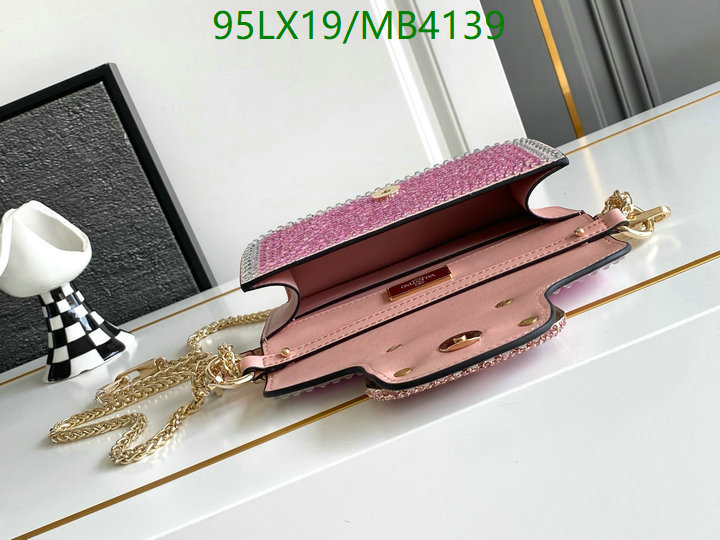 Valentino-Bag-4A Quality Code: MB4139 $: 95USD