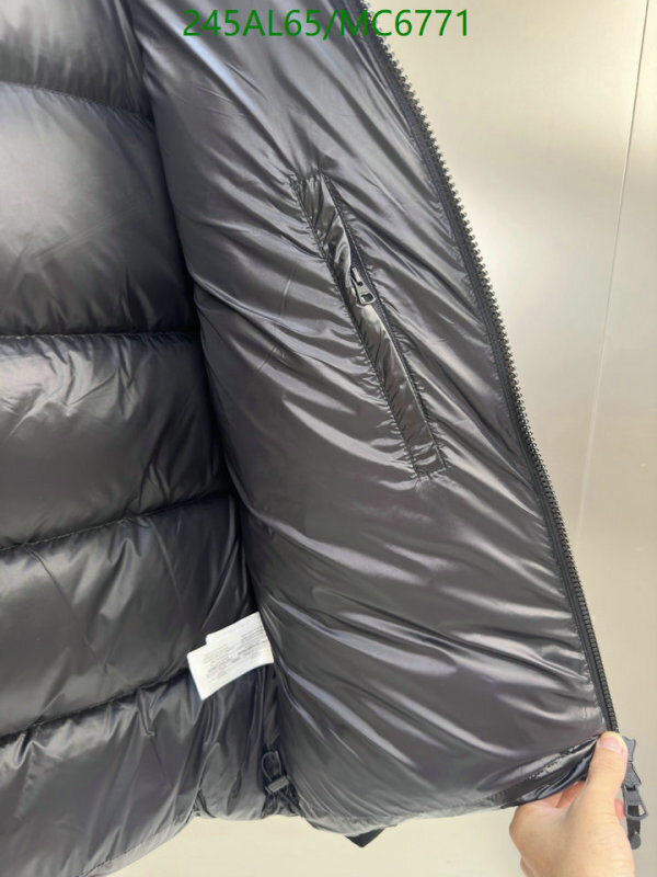 Burberry-Down jacket Women Code: MC6771 $: 245USD
