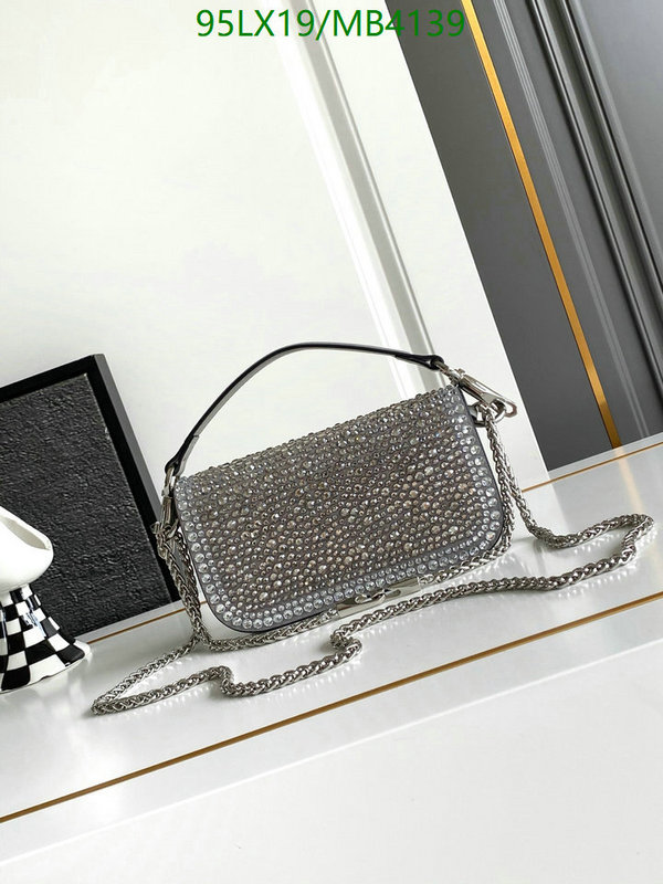 Valentino-Bag-4A Quality Code: MB4139 $: 95USD