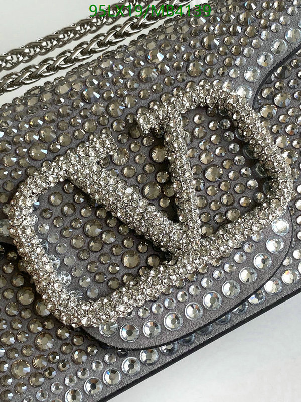 Valentino-Bag-4A Quality Code: MB4139 $: 95USD