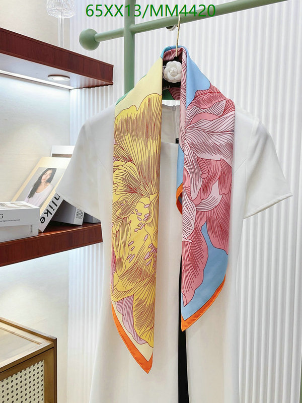 Hermes-Scarf Code: MM4420 $: 65USD