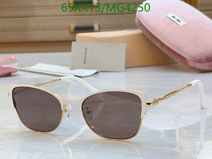 MiuMiu-Glasses Code: MG4250 $: 65USD