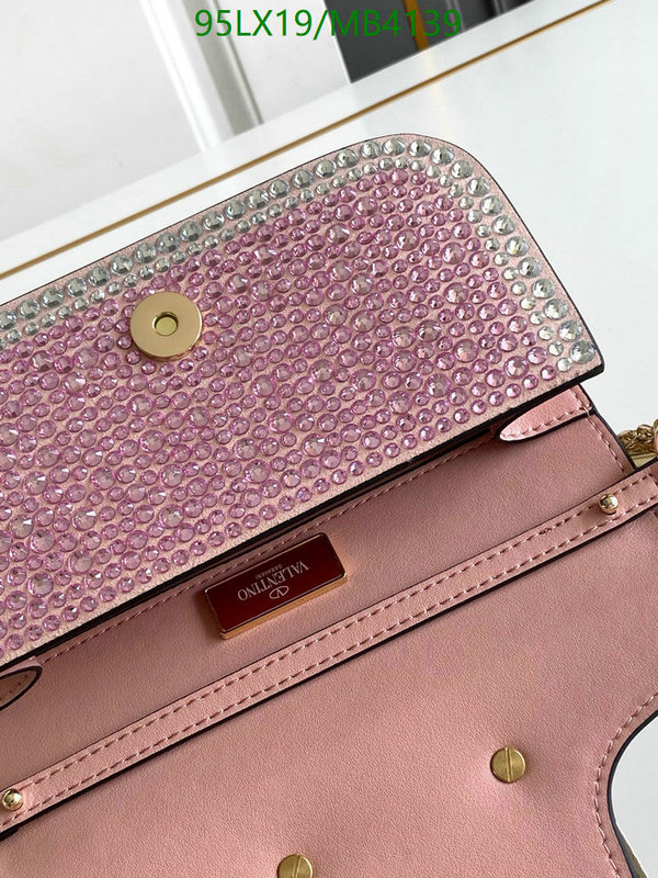 Valentino-Bag-4A Quality Code: MB4139 $: 95USD