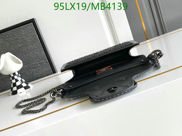 Valentino-Bag-4A Quality Code: MB4139 $: 95USD