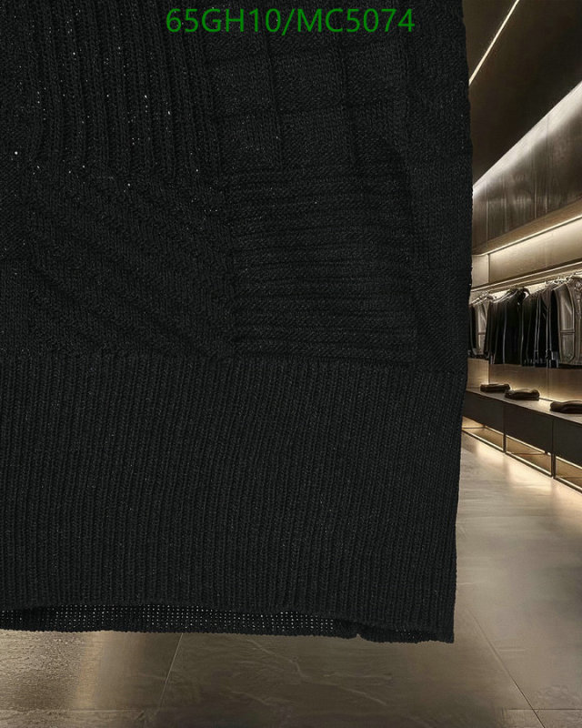 LV-Clothing Code: MC5074 $: 65USD