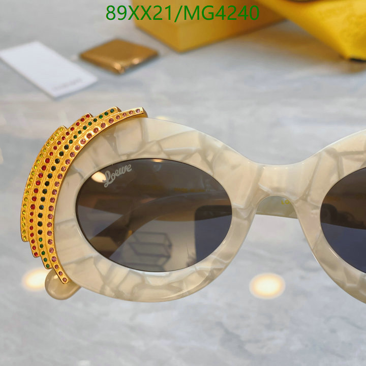 Loewe-Glasses Code: MG4240 $: 89USD