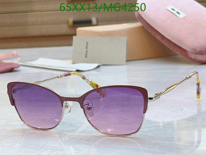 MiuMiu-Glasses Code: MG4250 $: 65USD