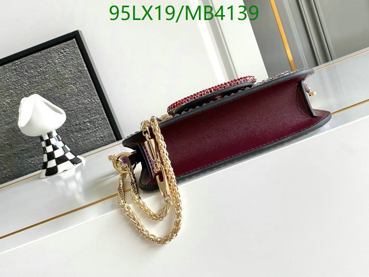 Valentino-Bag-4A Quality Code: MB4139 $: 95USD