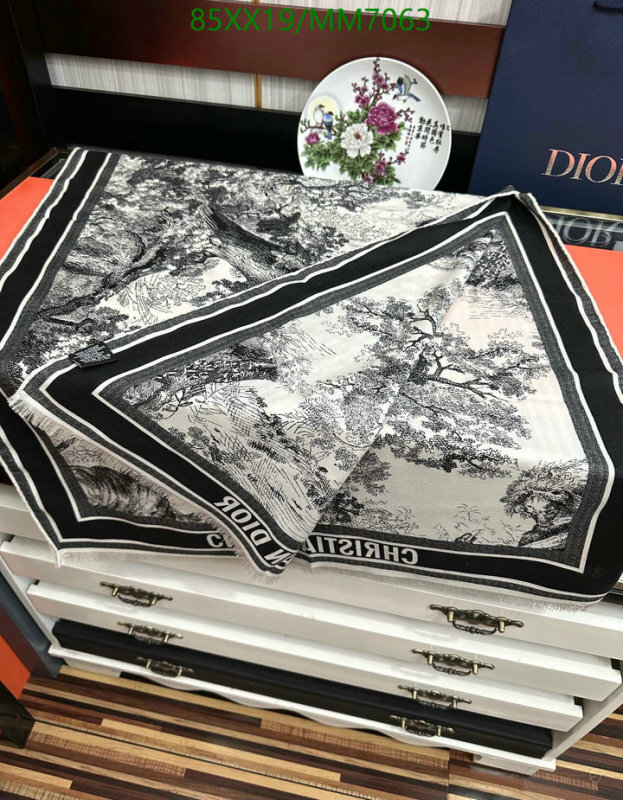 Dior-Scarf Code: MM7063 $: 85USD