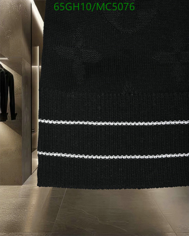 LV-Clothing Code: MC5076 $: 65USD