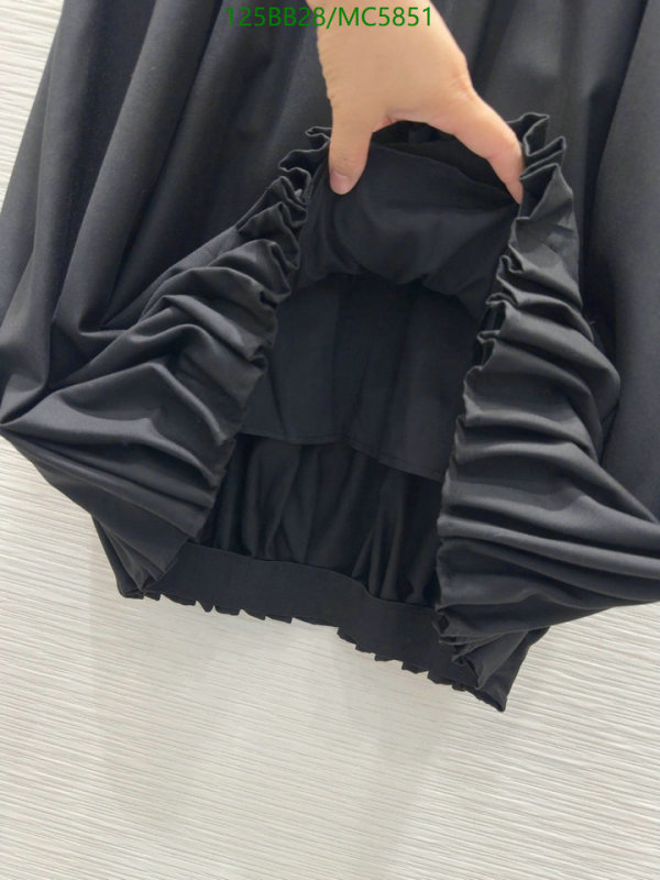 Prada-Clothing Code: MC5851 $: 125USD