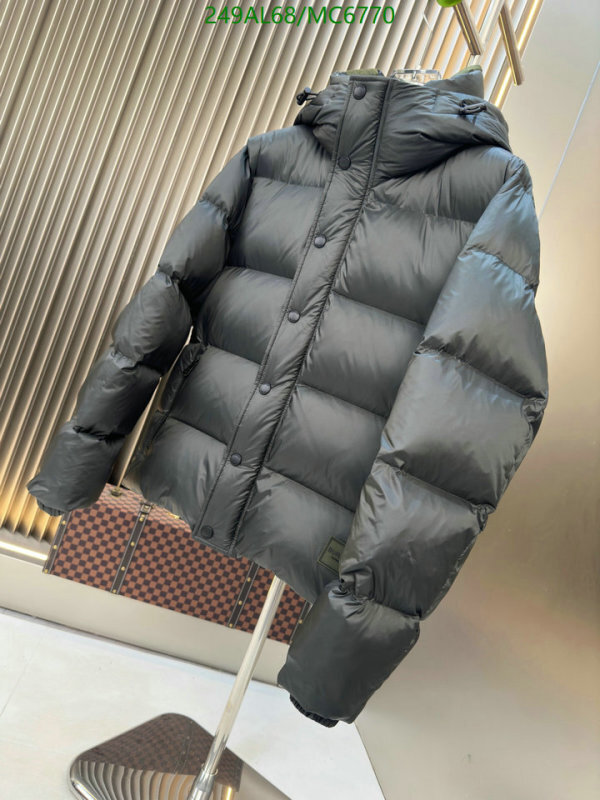 Burberry-Down jacket Women Code: MC6770 $: 249USD