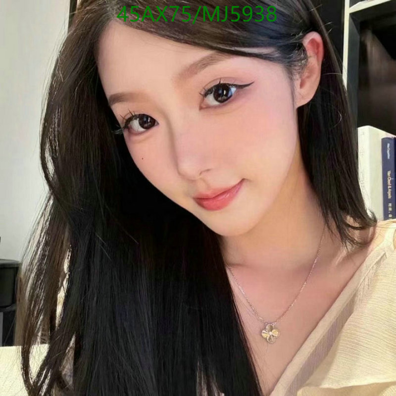 Van Cleef & Arpels-Jewelry Code: MJ5938 $: 45USD