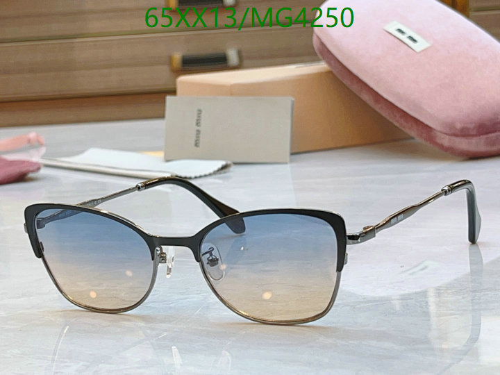 MiuMiu-Glasses Code: MG4250 $: 65USD