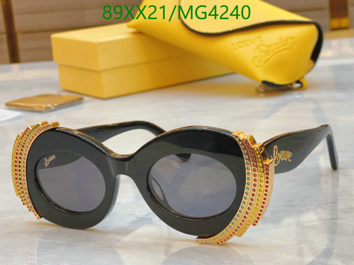 Loewe-Glasses Code: MG4240 $: 89USD