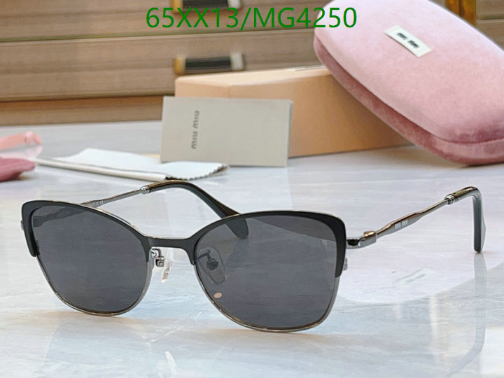 MiuMiu-Glasses Code: MG4250 $: 65USD