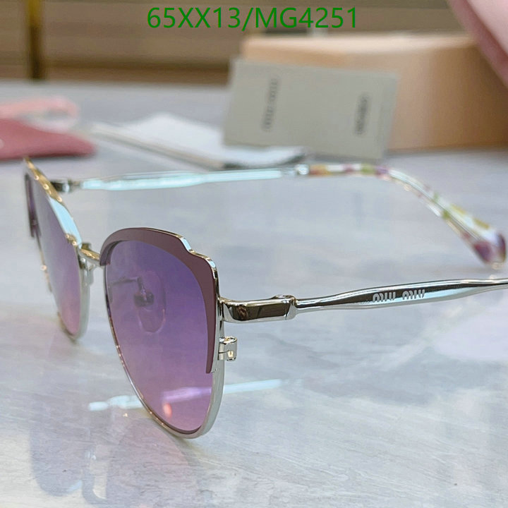 MiuMiu-Glasses Code: MG4251 $: 65USD