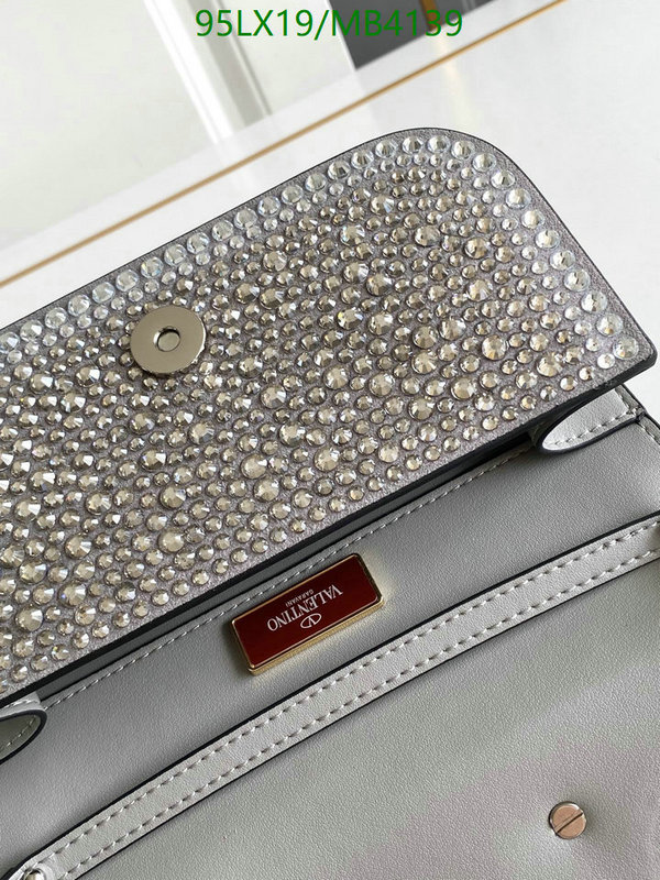 Valentino-Bag-4A Quality Code: MB4139 $: 95USD