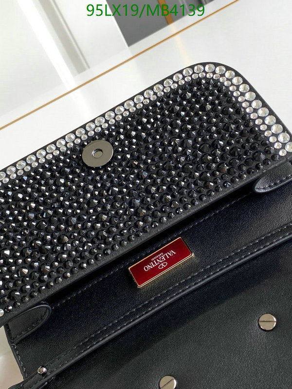 Valentino-Bag-4A Quality Code: MB4139 $: 95USD