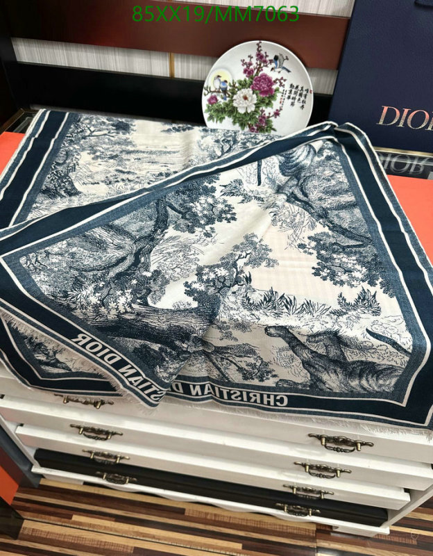 Dior-Scarf Code: MM7063 $: 85USD