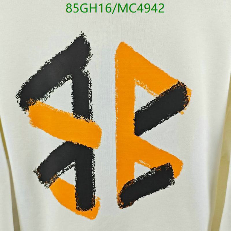 Balenciaga-Clothing Code: MC4942 $: 85USD