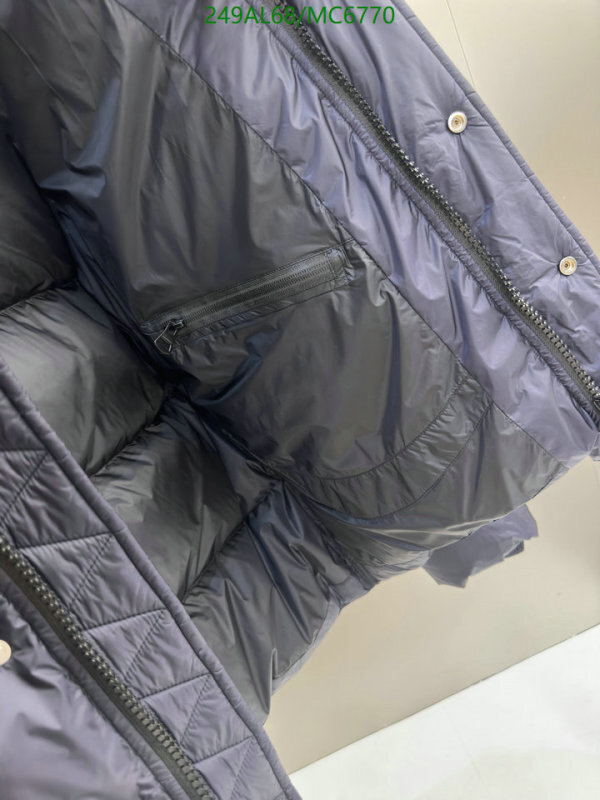 Burberry-Down jacket Women Code: MC6770 $: 249USD