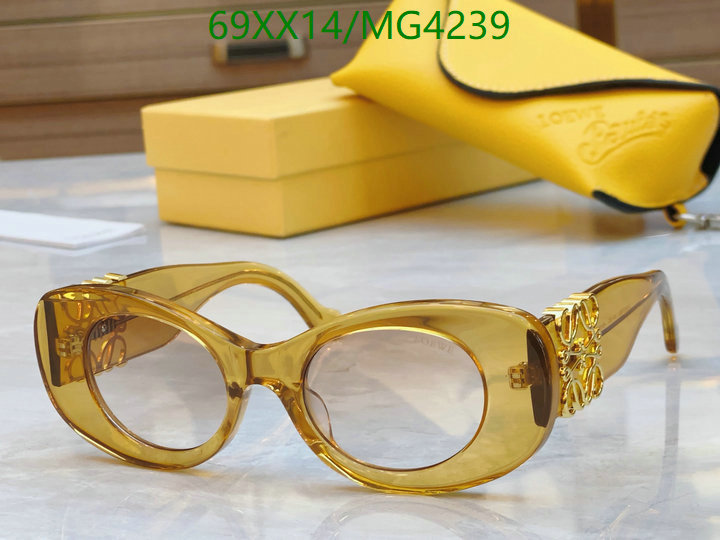 Loewe-Glasses Code: MG4239 $: 69USD