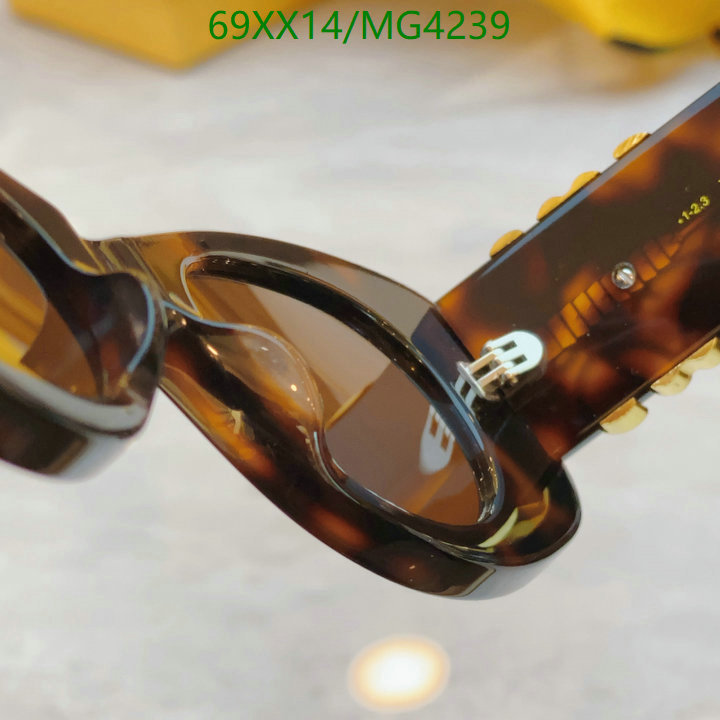 Loewe-Glasses Code: MG4239 $: 69USD