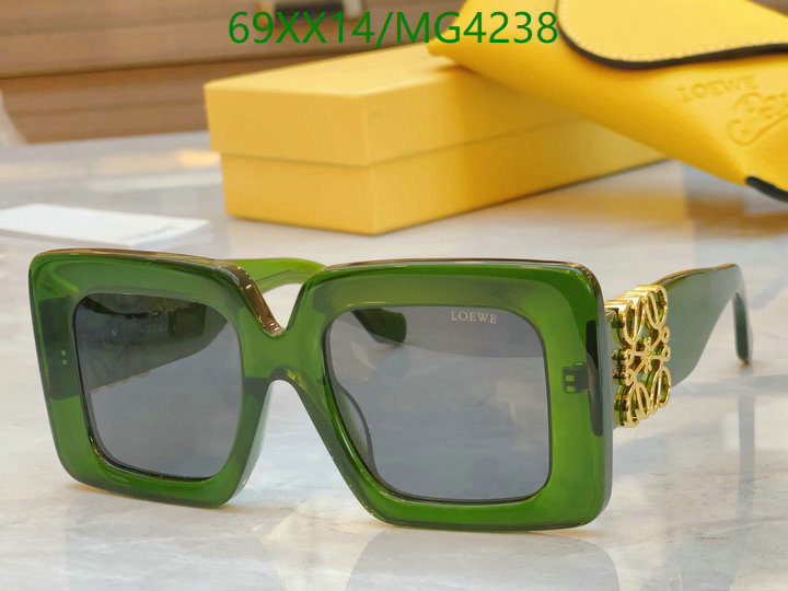 Loewe-Glasses Code: MG4238 $: 69USD