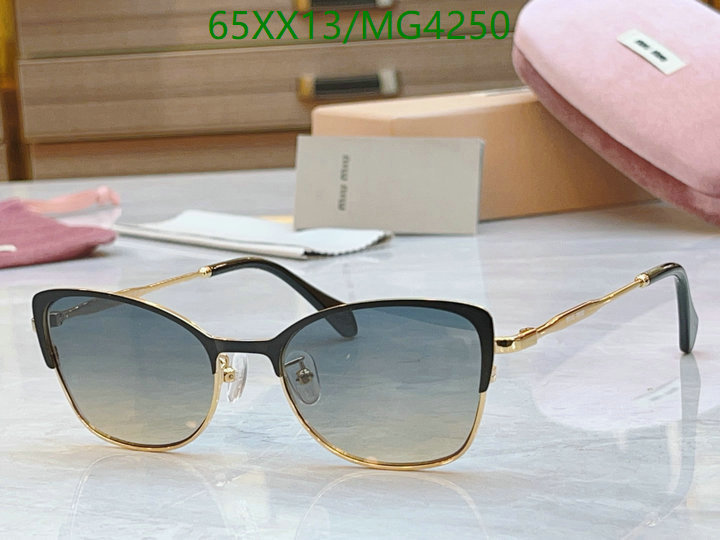 MiuMiu-Glasses Code: MG4250 $: 65USD