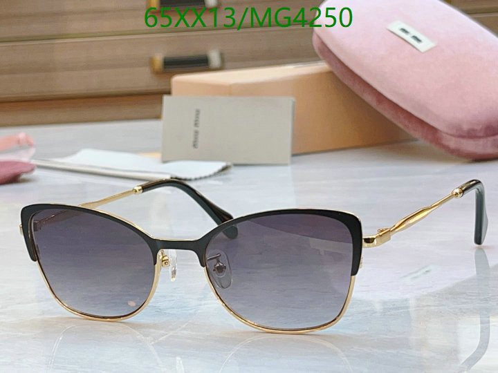 MiuMiu-Glasses Code: MG4250 $: 65USD