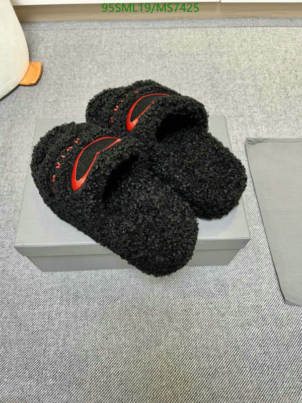 Balenciaga-Women Shoes Code: MS7425 $: 95USD