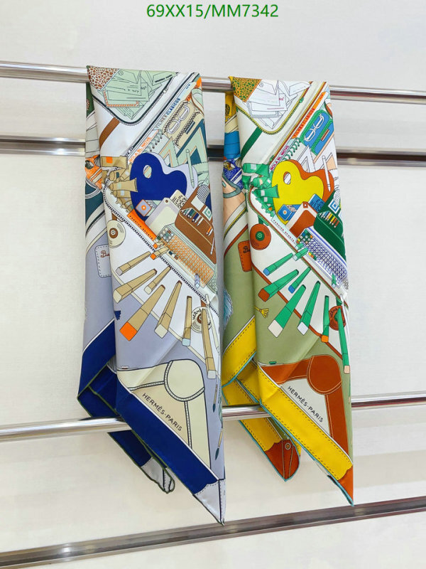 Hermes-Scarf Code: MM7342 $: 69USD