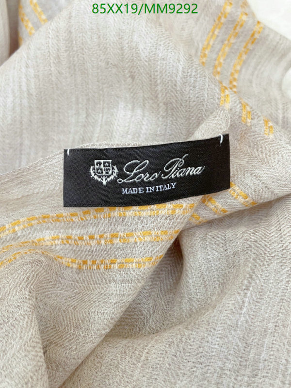 Loro Piana-Scarf Code: MM9292 $: 85USD
