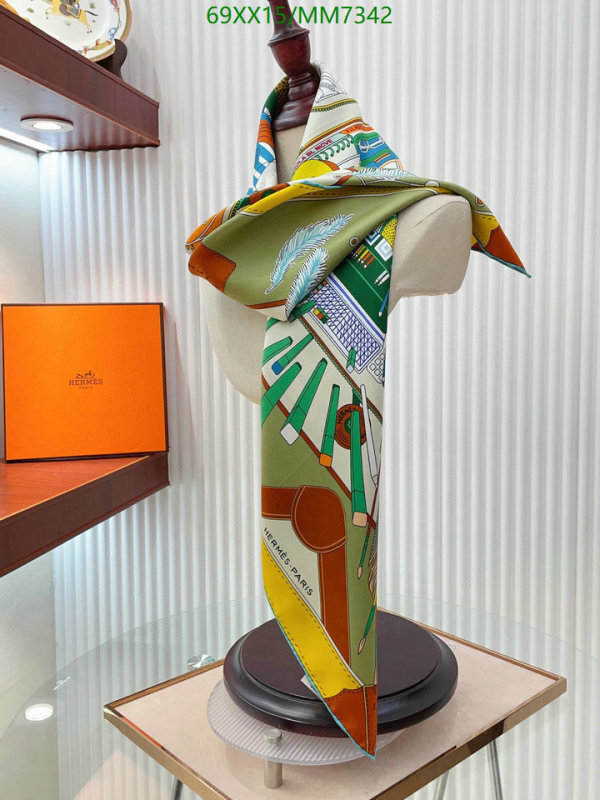 Hermes-Scarf Code: MM7342 $: 69USD
