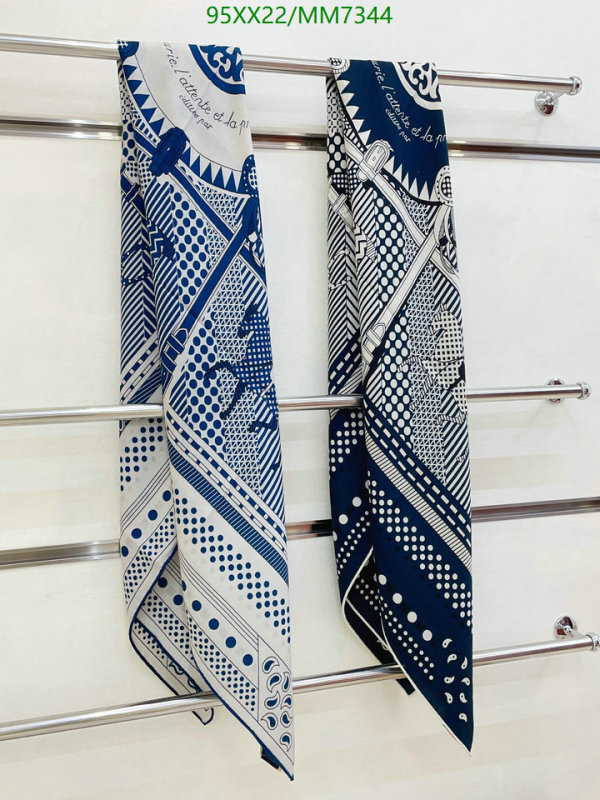 Hermes-Scarf Code: MM7344 $: 95USD