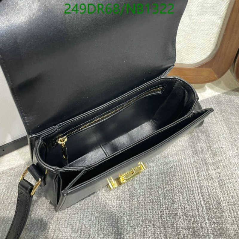 Celine-Bag-Mirror Quality Code: NB1322 $: 249USD