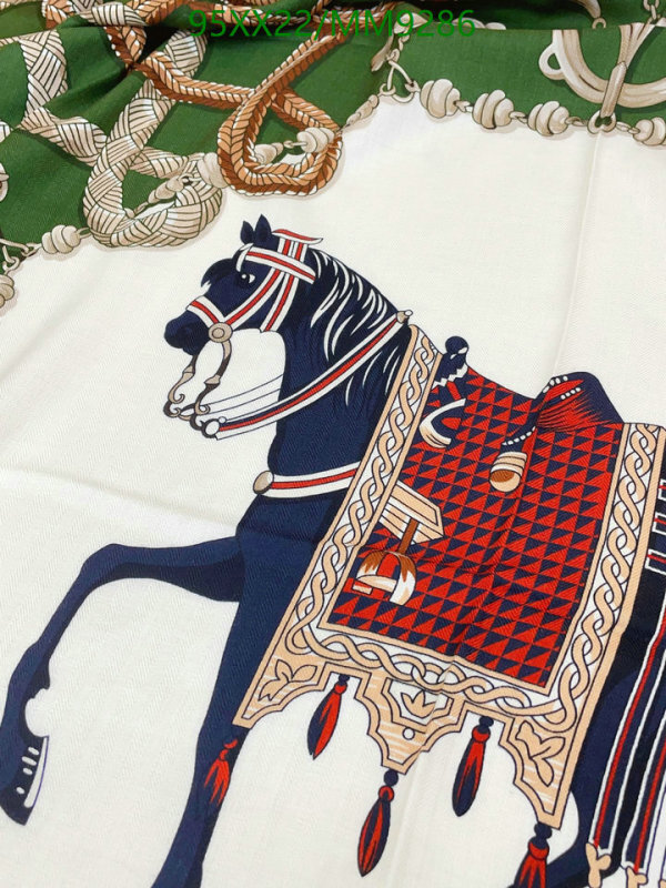 Hermes-Scarf Code: MM9286 $: 95USD